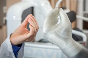 Robotik Protez Cerrahisi Nedir?